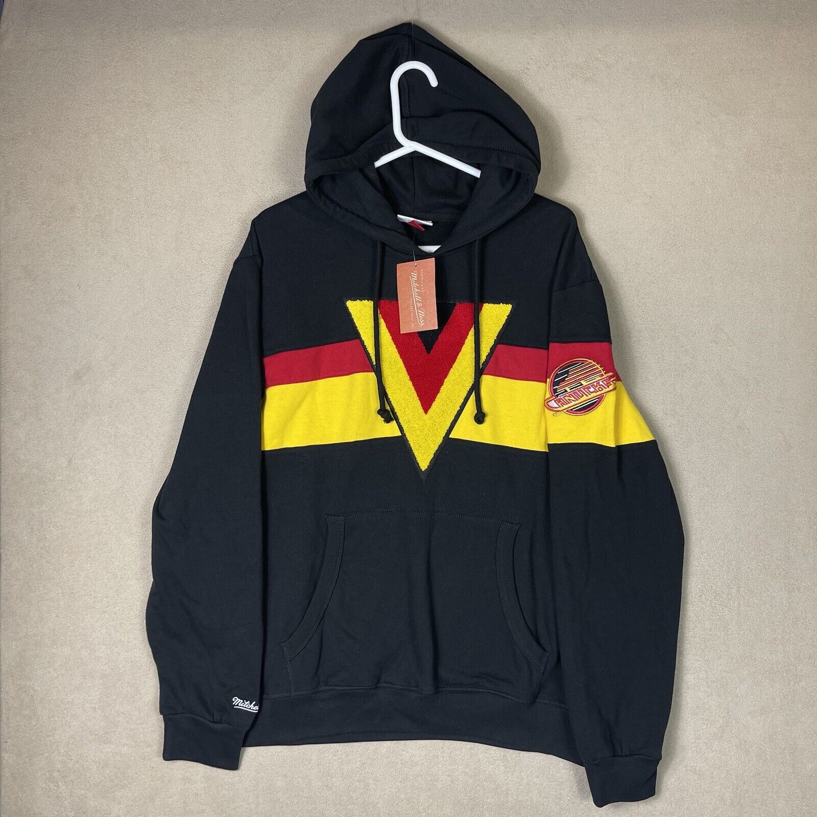 Mitchell & Ness Hoodie Men Extra Large Black Yellow Red Heritage Flying V B Nwt